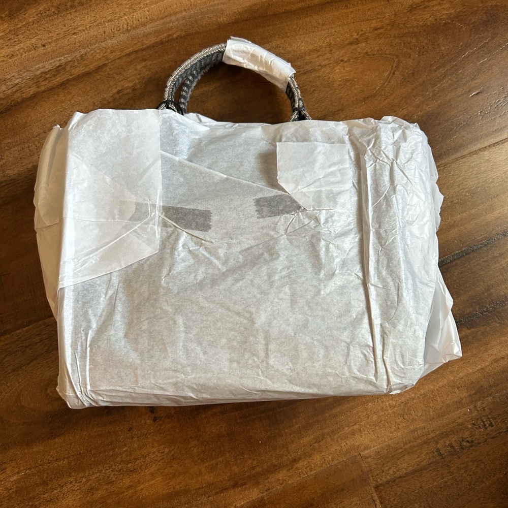 Marc Jacobs Monogram Tote Crossbody Bag Beige Multi - Picture 5 of 8